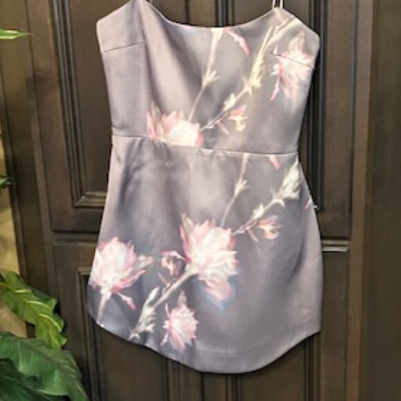 AMANDA UPRICHARD Joss Floral Off-The-Shoulder Strapless Grey Multi Minidress - Picture 1 of 13